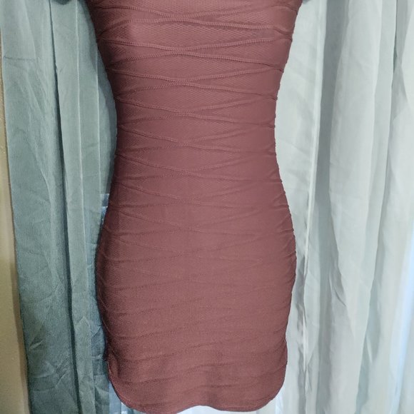 Windsor - Super Sexy Bodycon Dress - Picture 2 of 5